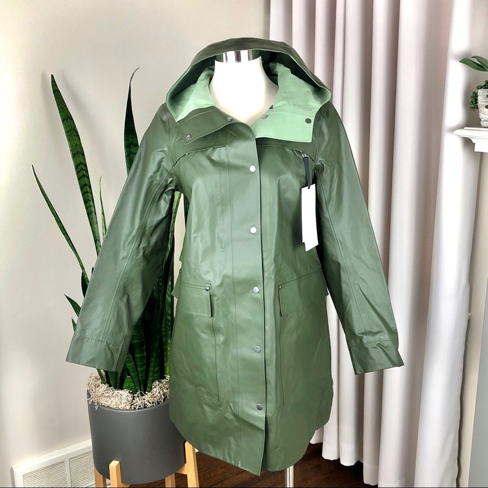 Lululemon Into The Drizzle Rain Jacket Green NWT - Picture 1 of 7